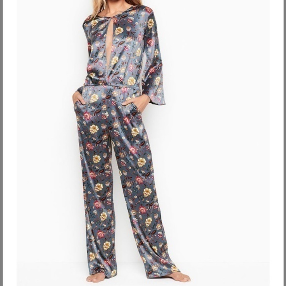 🌸Victoria Secret Satin Jumpsuit